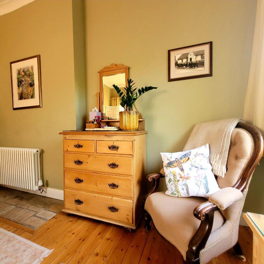 The Old School B&B Chichester Luaran gambar