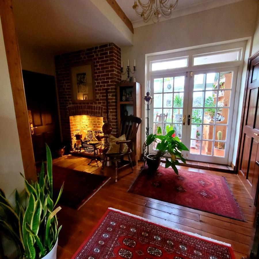 The Old School B&B Chichester Luaran gambar