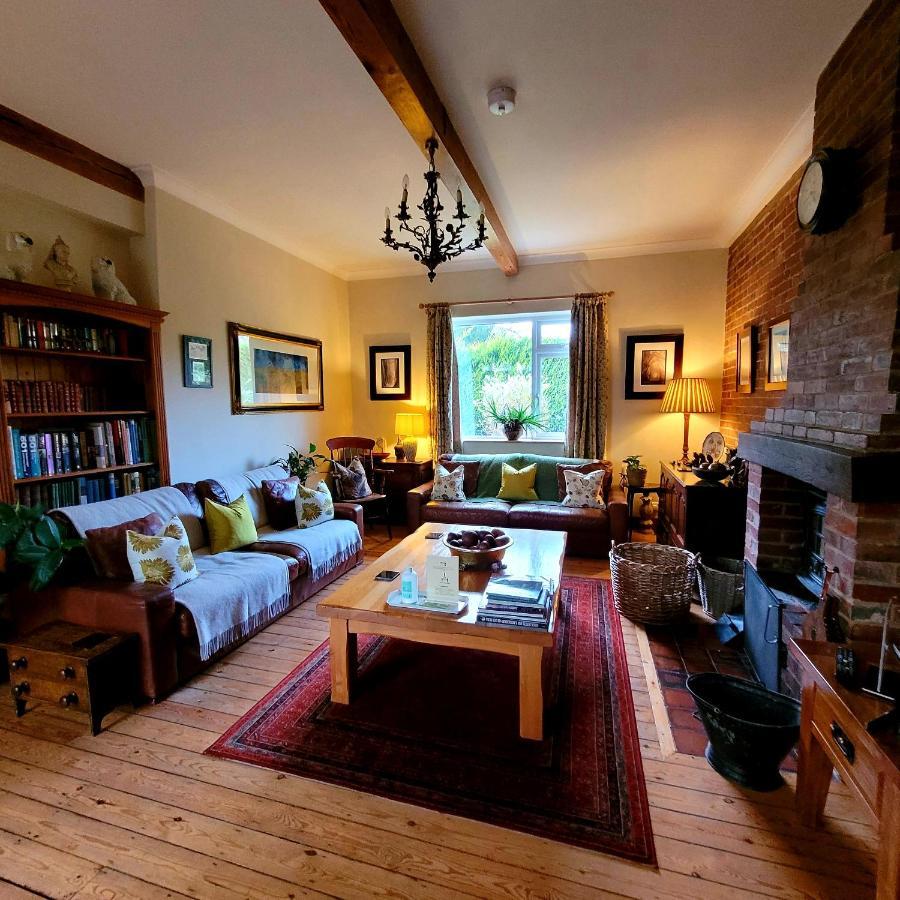 The Old School B&B Chichester Luaran gambar