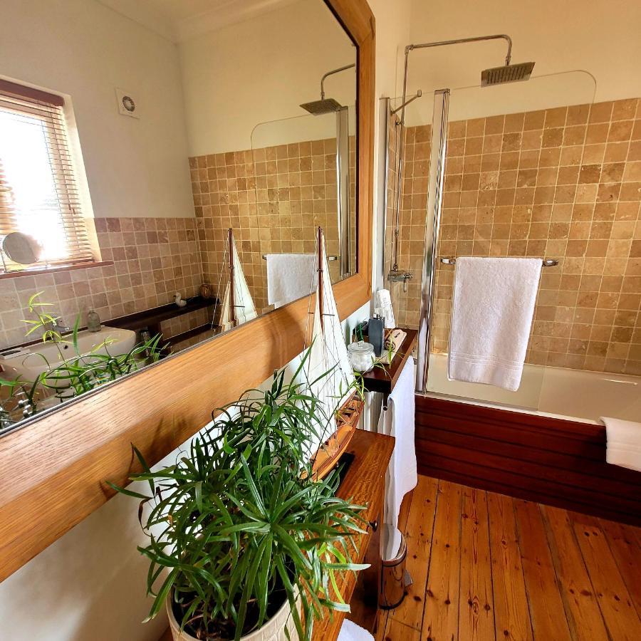 The Old School B&B Chichester Luaran gambar