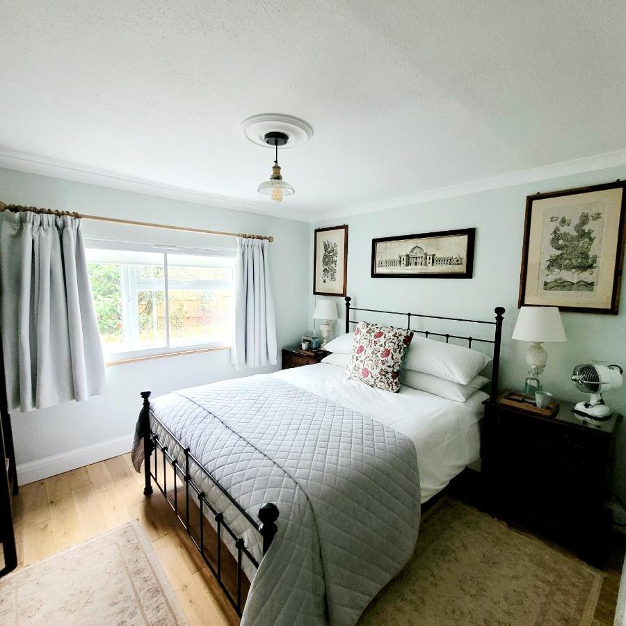 The Old School B&B Chichester Luaran gambar