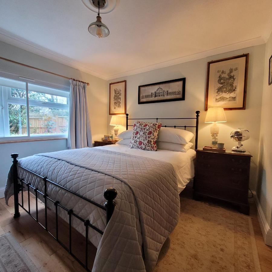 The Old School B&B Chichester Luaran gambar