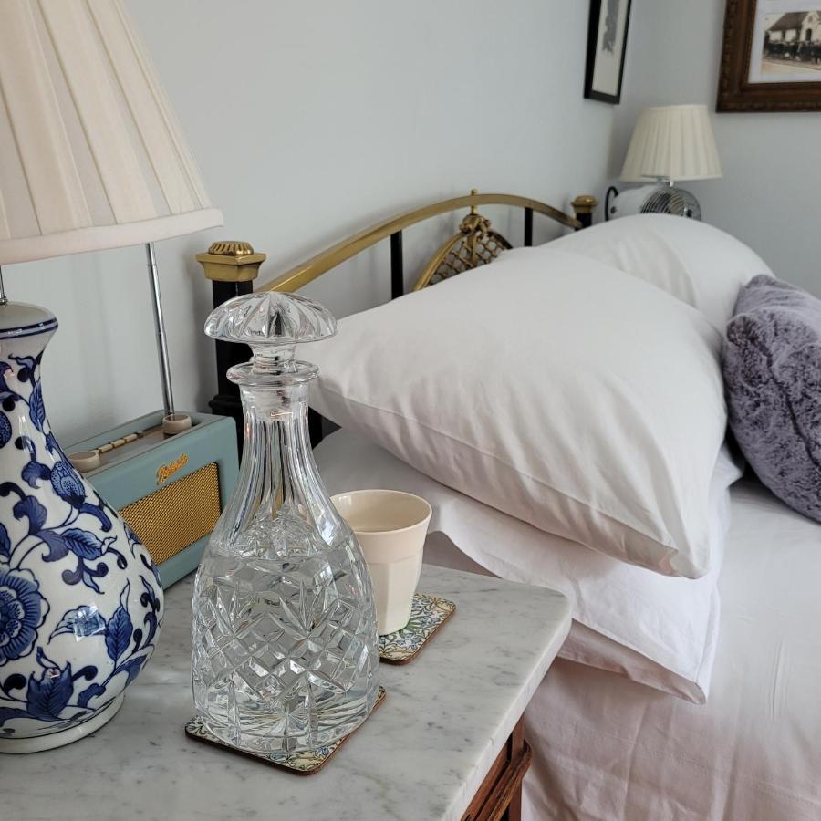 The Old School B&B Chichester Luaran gambar