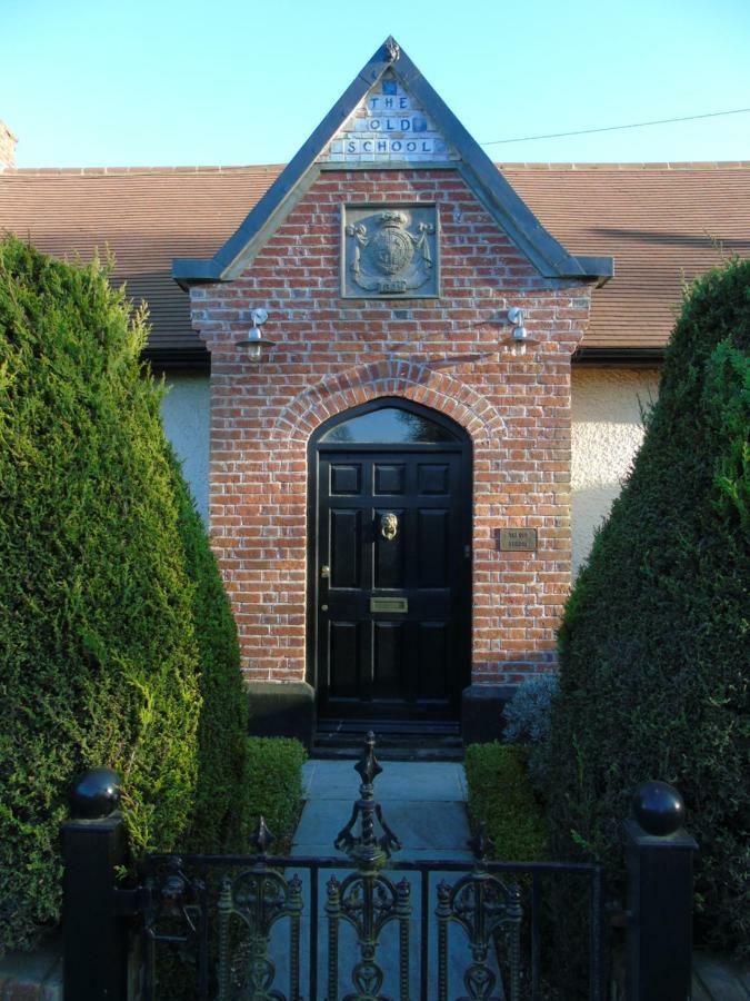 The Old School B&B Chichester Luaran gambar